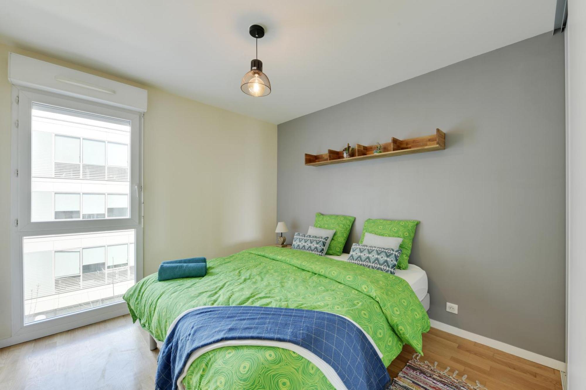 Chic Apartment With Superb View Of The Eiffel Tower Saint-Denis  Luaran gambar