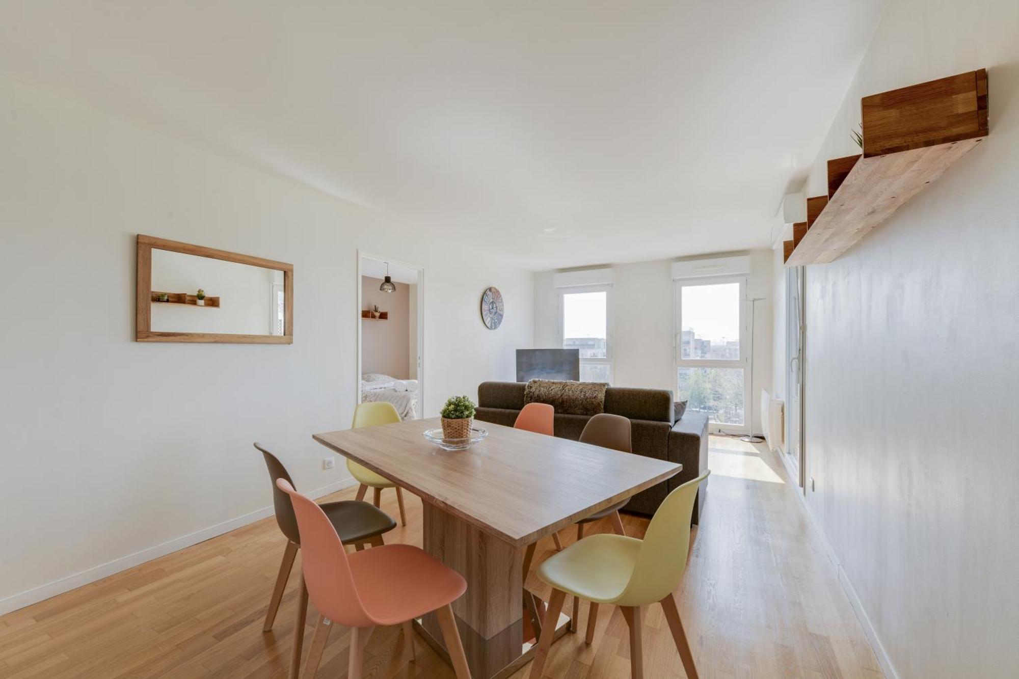 Chic Apartment With Superb View Of The Eiffel Tower Saint-Denis  Luaran gambar
